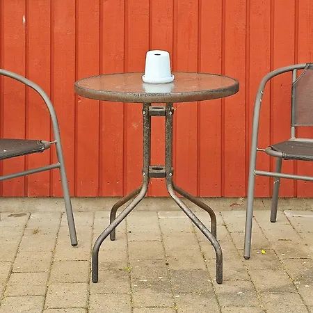 7 Person In Ansager-by Traum Ansager